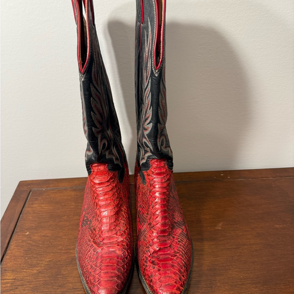Red and Black Cowboy Western Boots with Classic Craftsmanship - Picture 2 of 7
